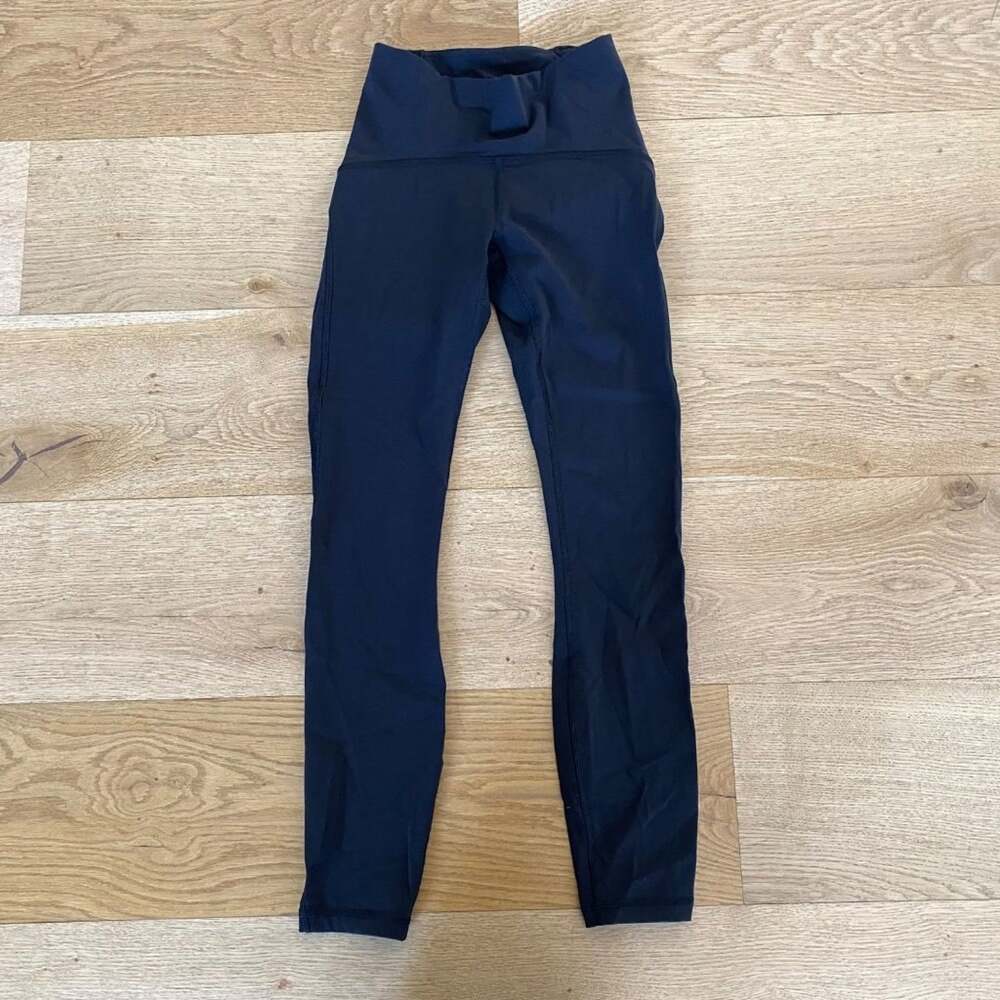 Lululemon - Leggings with Mesh Panels in Black